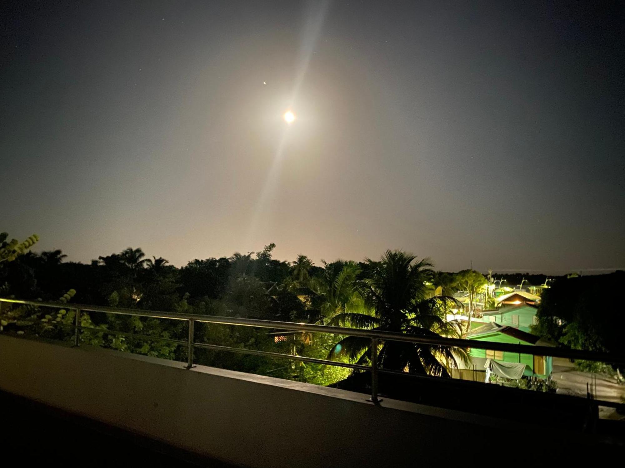 Meme'S Place Placencia ภายนอก รูปภาพ